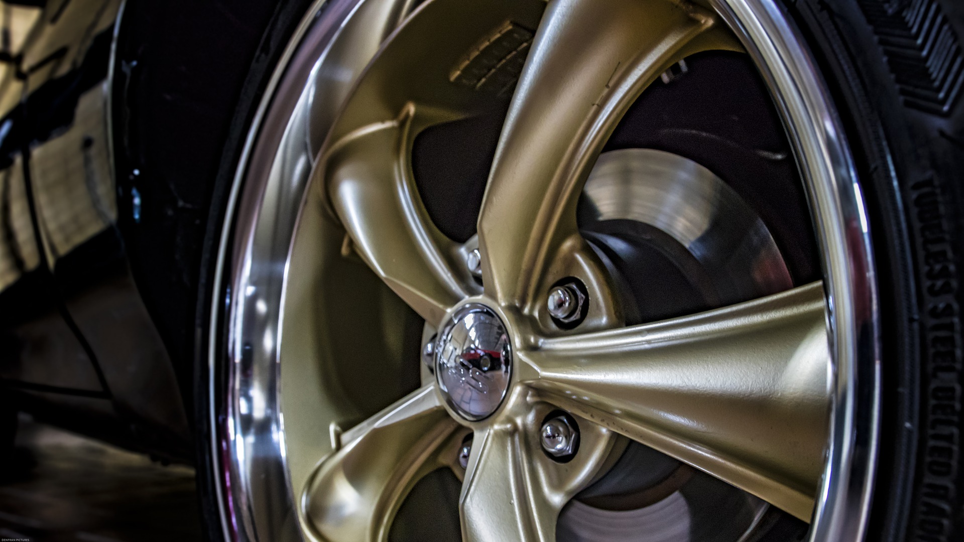 Rim with golden and silver metallic coatings